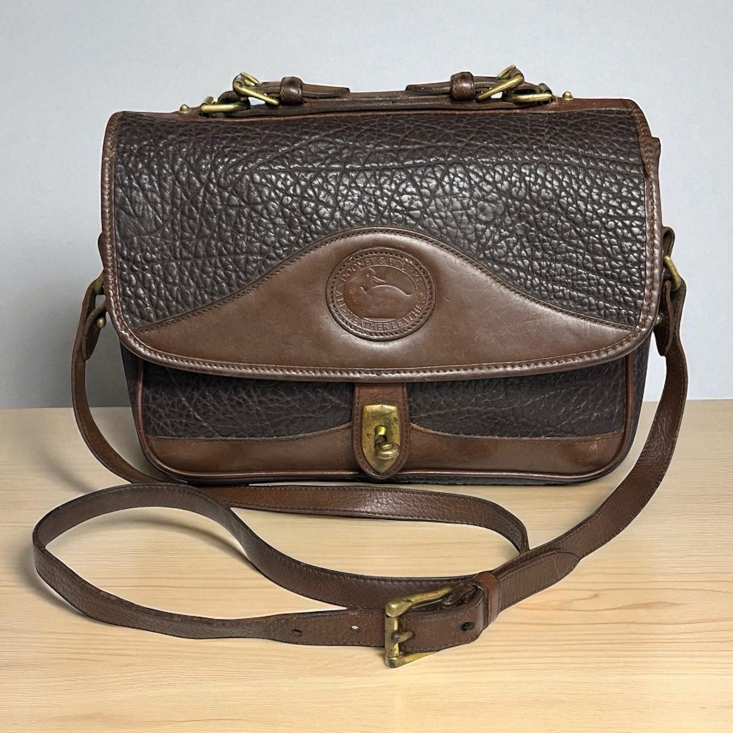 Dooney & Bourke R701 Large Carrier Shoulder Bag Awl Chocolate Brown Vtg 90s Rare
